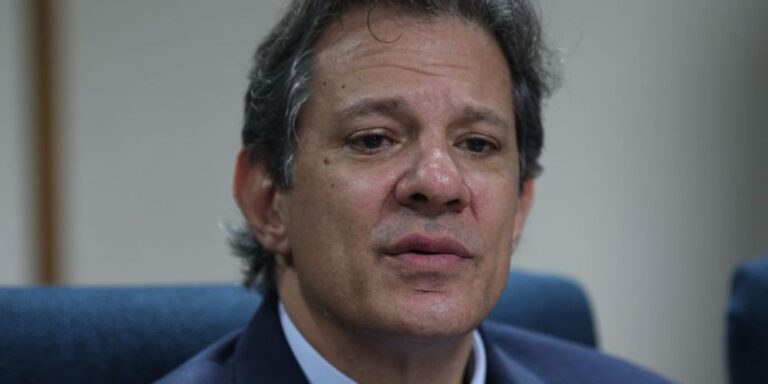 Isenção para encomendas de até US$ 50 entre pessoas físicas é mantida